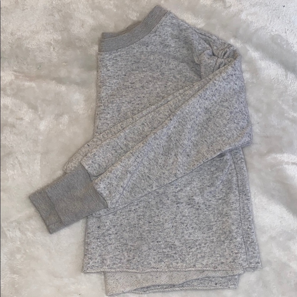 Brandy Melville cropped grey crewneck! Size S